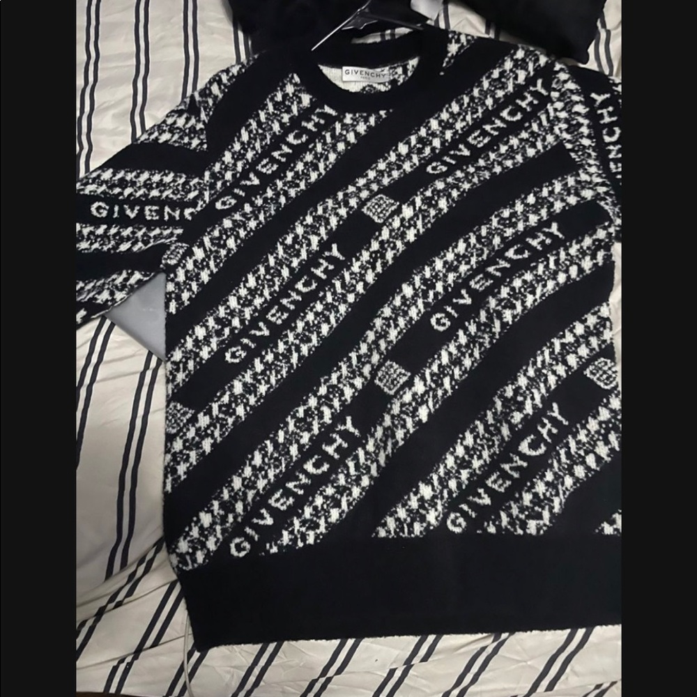 Givenchy sweater xl
